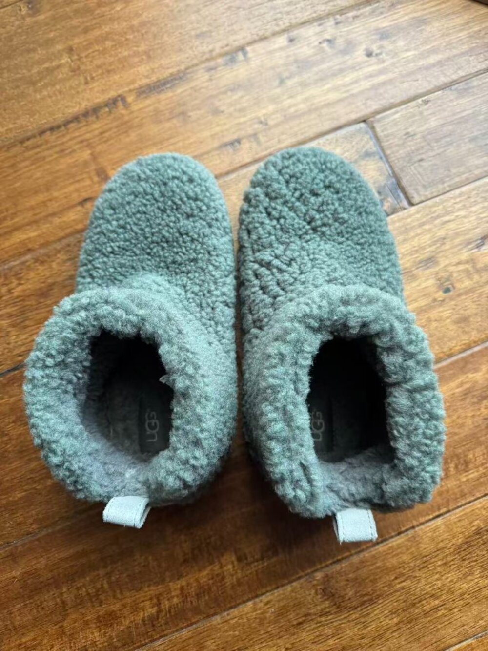 UGG Dark Gray Shearling-style indoor winter shoes, Sz 7